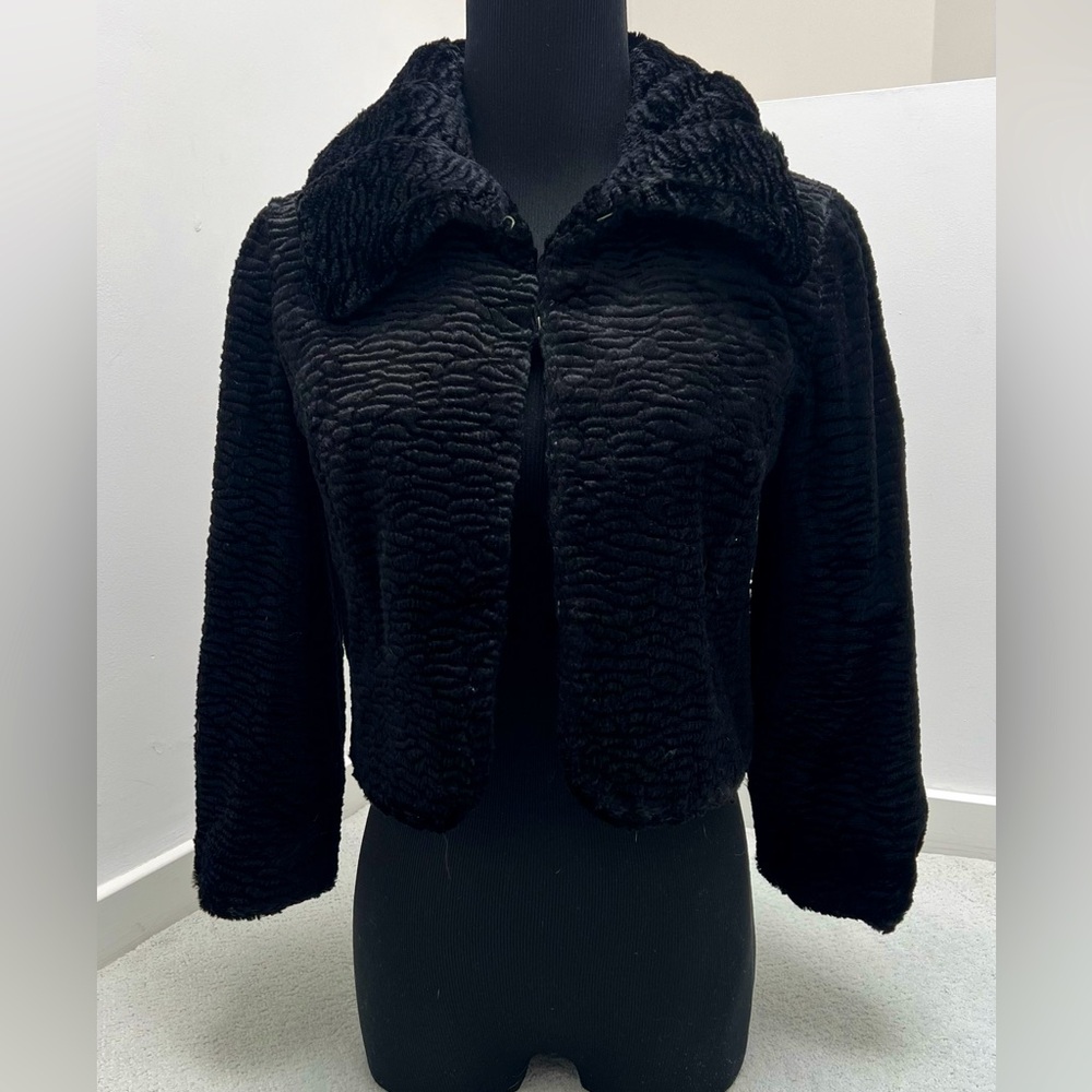 KENZIE // Cropped Jacket. SZ. 4. Faux Fur. Black.